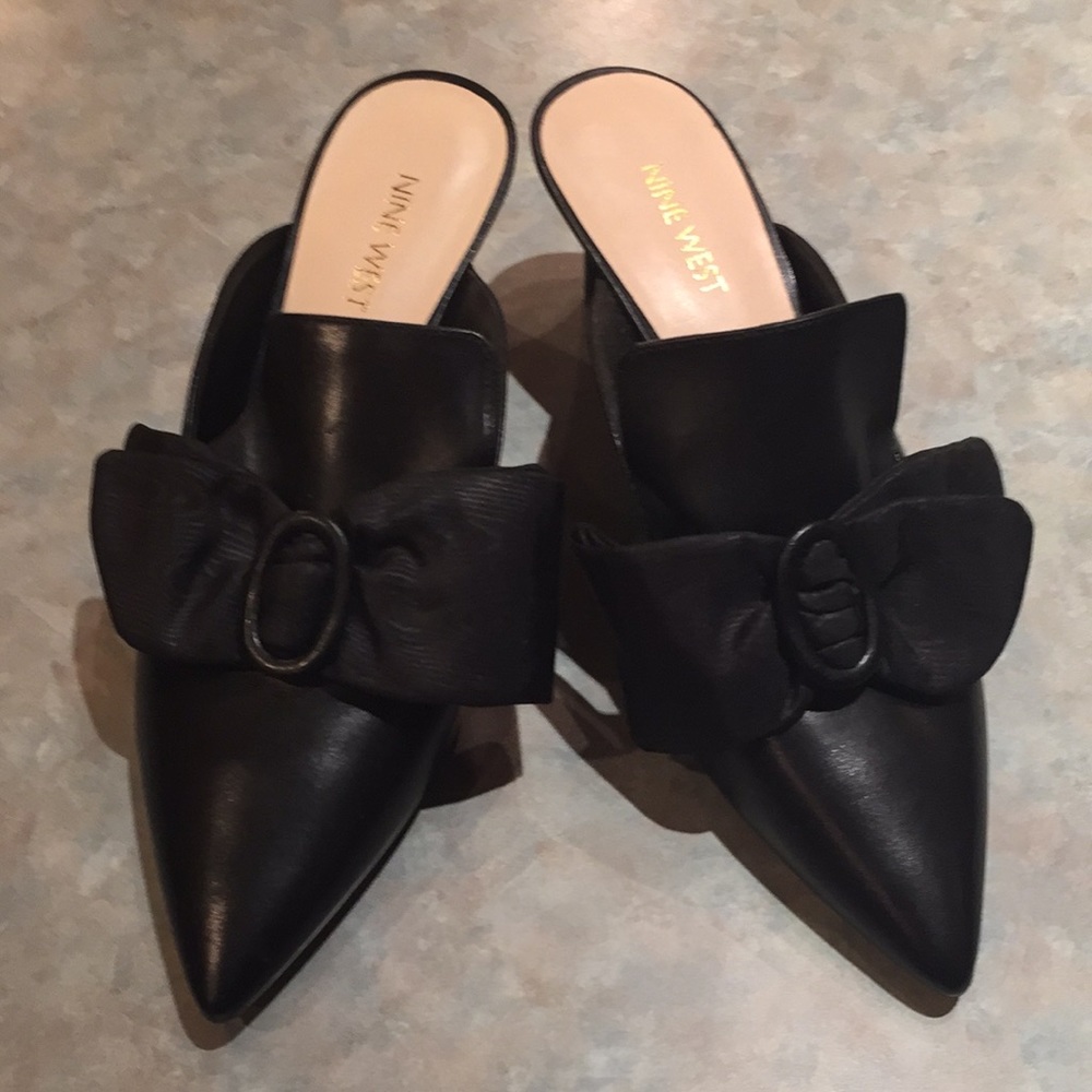 Nine West black leather mules (sz 7 1/2)